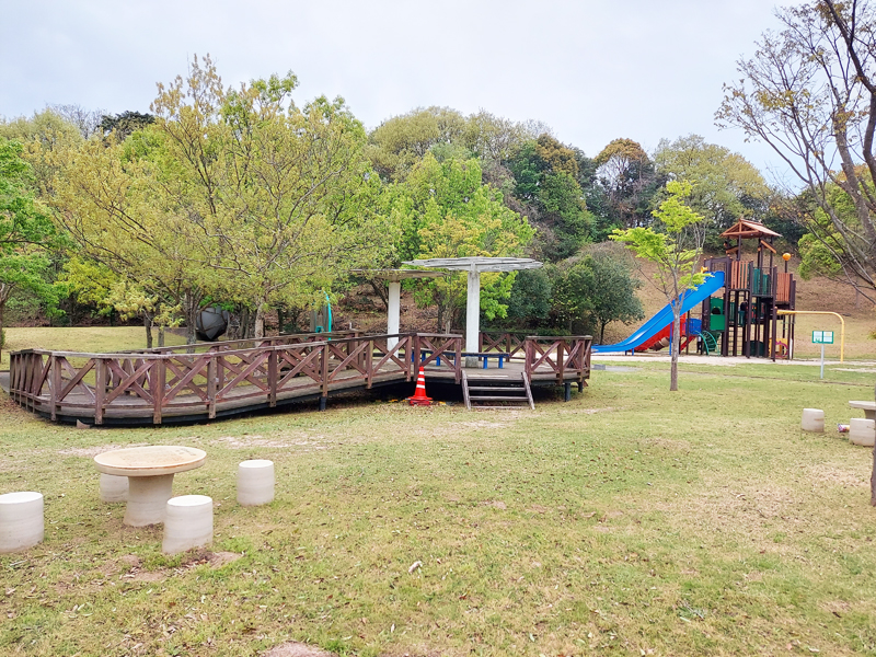 菰沢公園の遊具