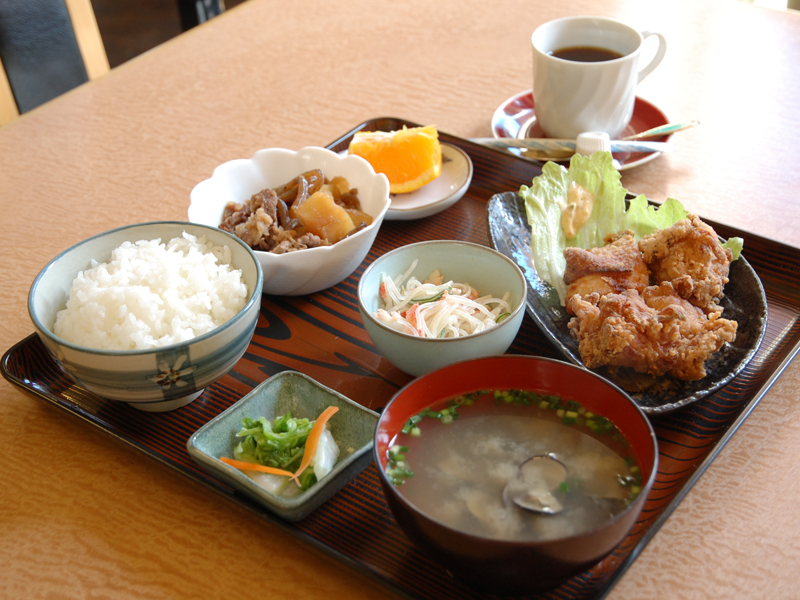美川旅館の定食